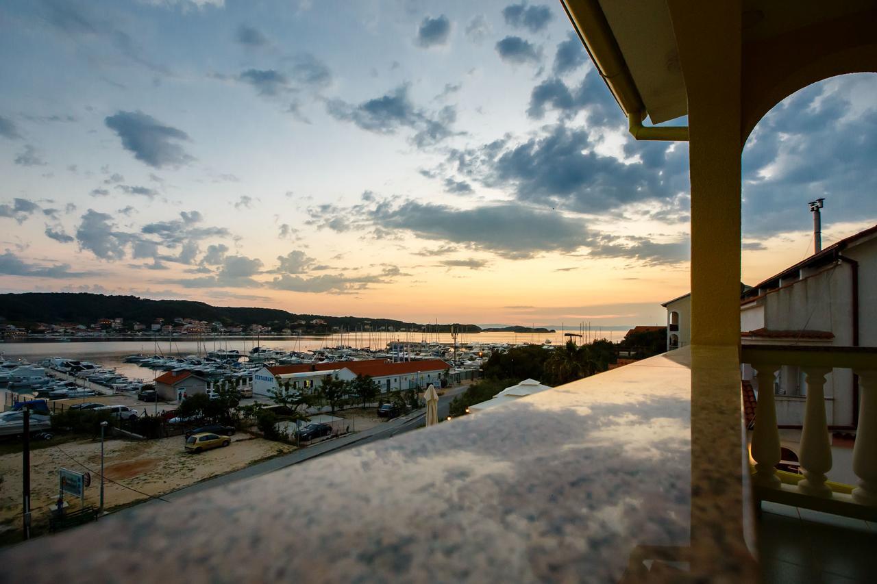 Apartments Slavko Supetarska Draga Zewnętrze zdjęcie